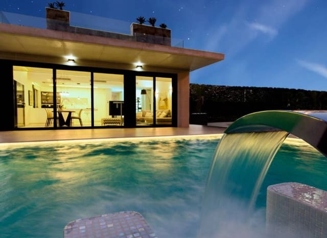 4 quarto Moradia para venda em Dehesa de Campoamor, Orihuela - 1 195 000 € (Ref: 9491360)