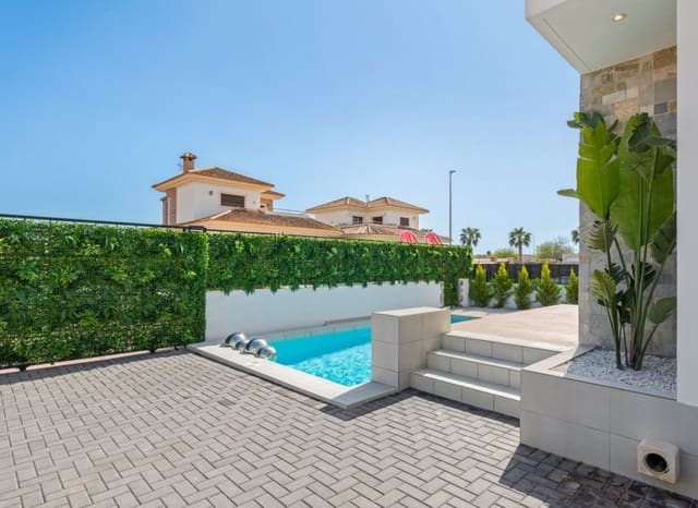 3 Zimmer Villa zu verkaufen in Centro, Los Alcázares mit Pool - 544.841 € (Ref: 9491387)