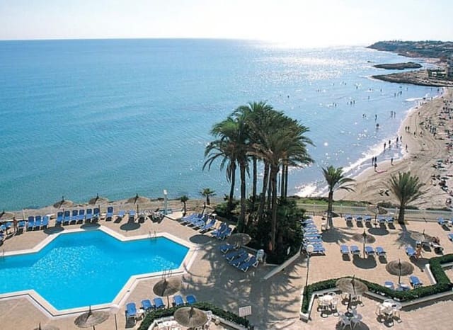 Chalet de 3 habitaciones en San Miguel de Salinas en venta con piscina - 429.900 € (Ref: 9491390)