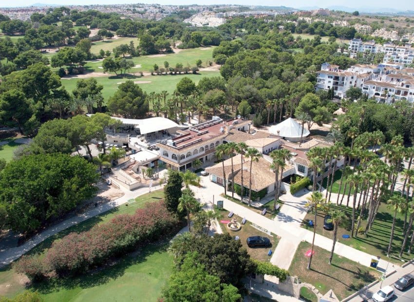 Chalet de 3 habitaciones en San Miguel de Salinas en venta con piscina - 429.900 € (Ref: 9491390)