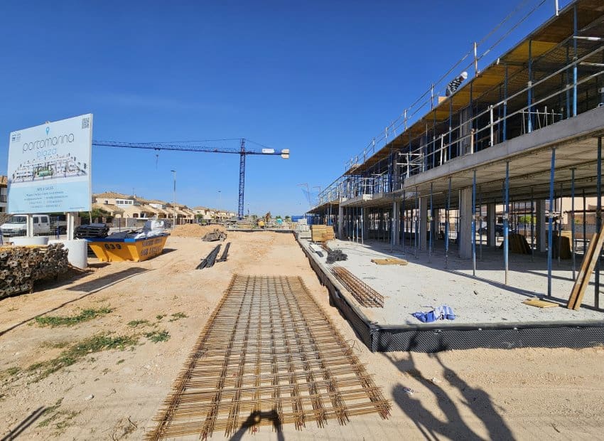 2 bedroom Apartment for sale in Torre de la Horadada with pool - € 375,000 (Ref: 9491397)