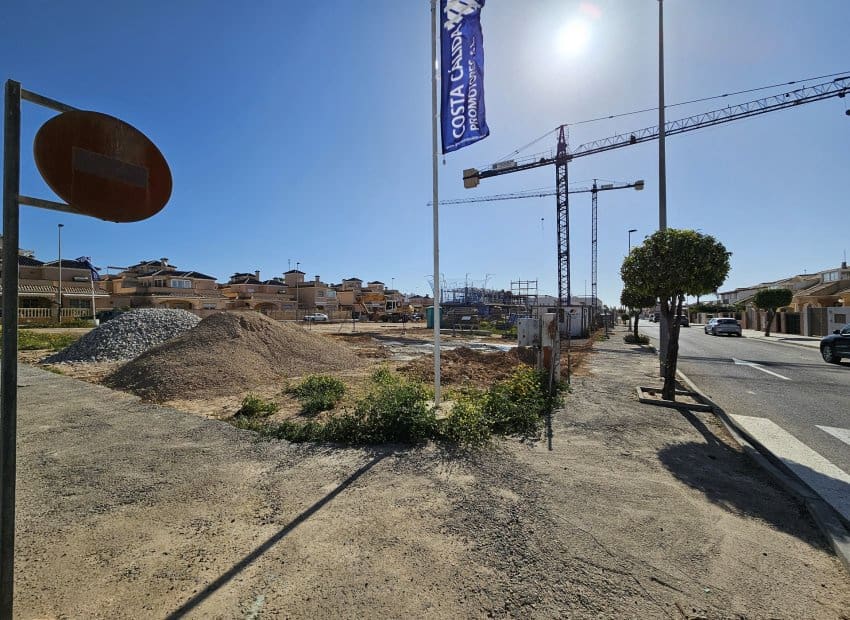 2 bedroom Apartment for sale in Torre de la Horadada with pool - € 375,000 (Ref: 9491397)