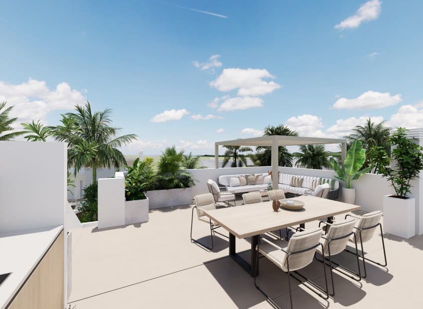 3 bedroom Apartment for sale in Los Alcazares with pool - € 350,000 (Ref: 9491410)