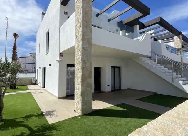 3 soveværelse Byhus til salg i Aguas Nuevas, Torrevieja med swimmingpool - € 355.000 (Ref: 9491431)