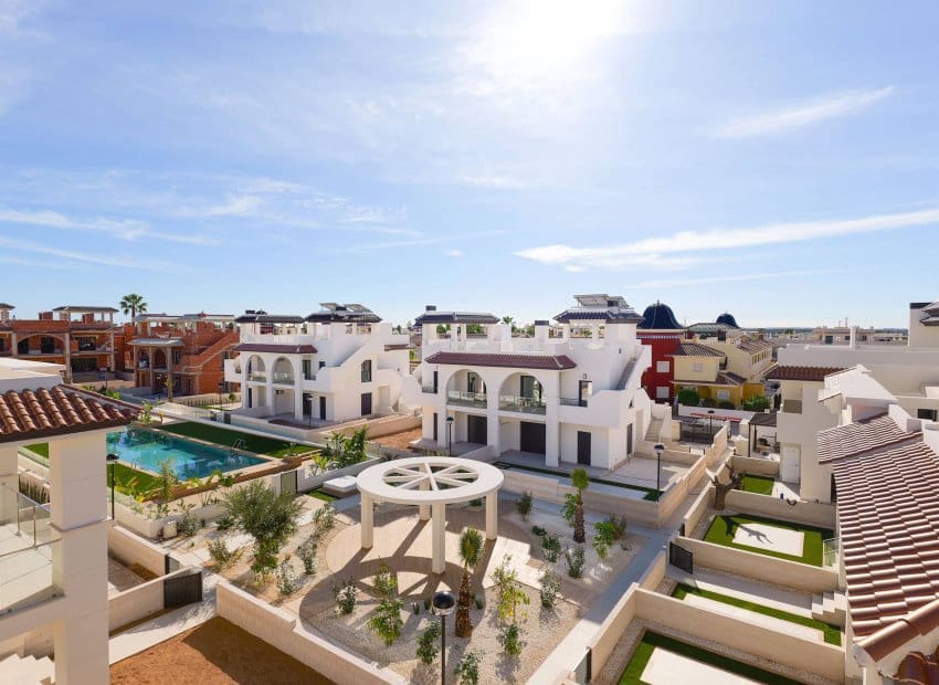 3 bedroom Villa for sale in Rojales - € 451,875 (Ref: 9494640)