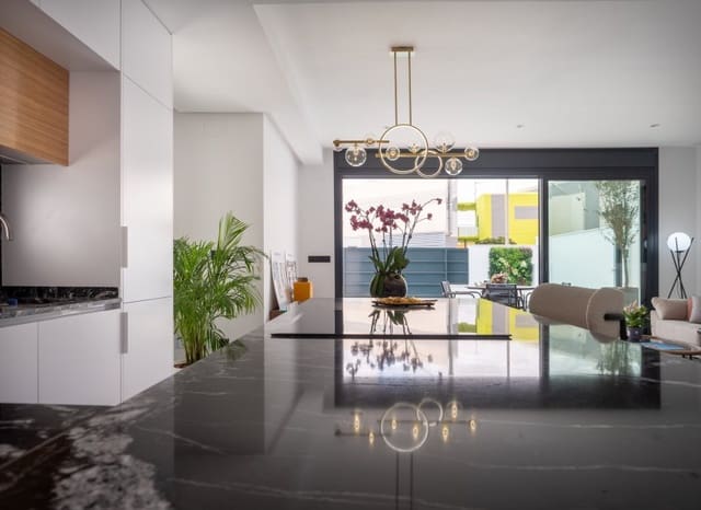 Chalet de 3 habitaciones en San Pedro del Pinatar ciudad, San Pedro del Pinatar en venta con piscina - 489.000 € (Ref: 9497631)
