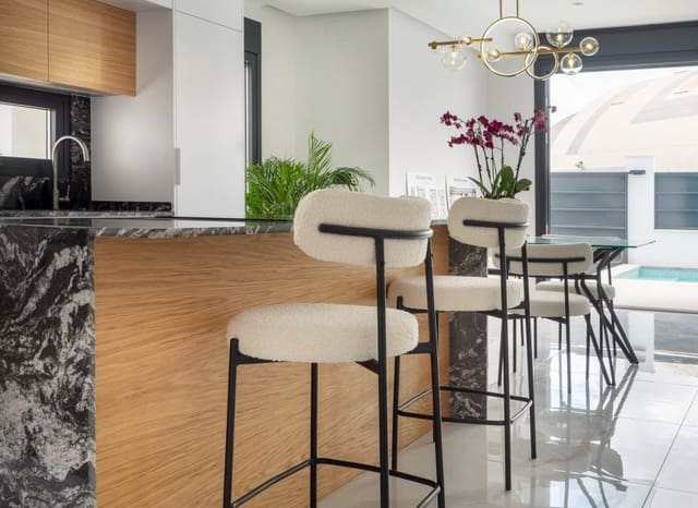 Chalet de 3 habitaciones en San Pedro del Pinatar ciudad, San Pedro del Pinatar en venta con piscina - 489.000 € (Ref: 9497631)