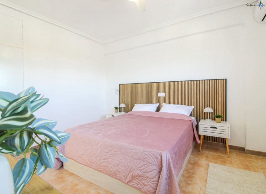 2 soverom Penthouse til salgs i Orihuela Costa med svømmebasseng - € 247 000 (Ref: 9497648)