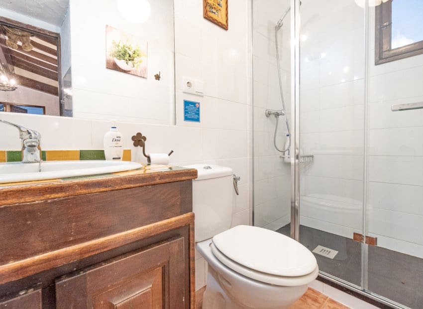 9 chambre Villa/Maison à vendre à Orihuela Costa avec piscine - 690 000 € (Ref: 9497651)