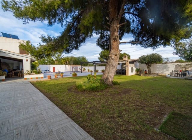 9 chambre Villa/Maison à vendre à Lomas de Cabo Roig - Los Dolses, Orihuela avec piscine - 690 000 € (Ref: 9497651)