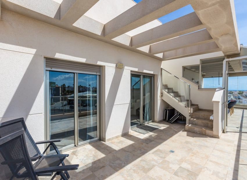 4 slaapkamer Penthouse te koop in Villamartin met zwembad - € 550.000 (Ref: 9497652)