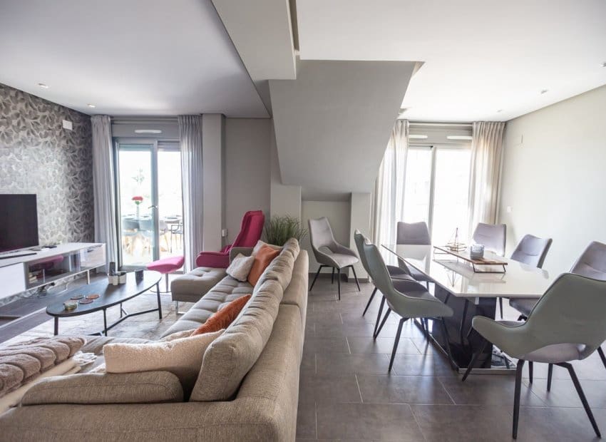 4 slaapkamer Penthouse te koop in Villamartin met zwembad - € 550.000 (Ref: 9497652)