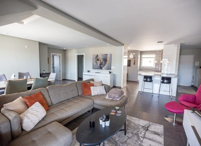 4 slaapkamer Penthouse te koop in Villamartin met zwembad - € 550.000 (Ref: 9497652)