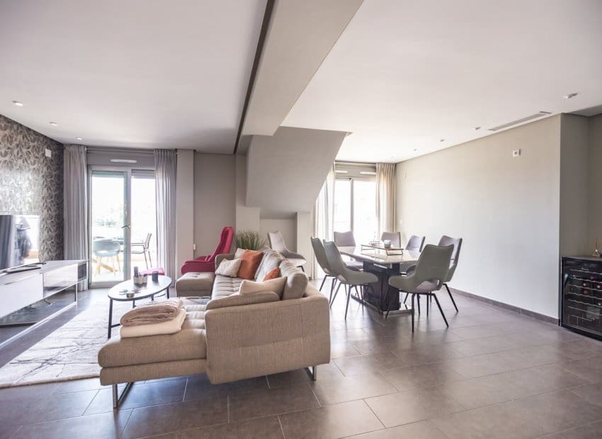 4 slaapkamer Penthouse te koop in Villamartin met zwembad - € 550.000 (Ref: 9497652)