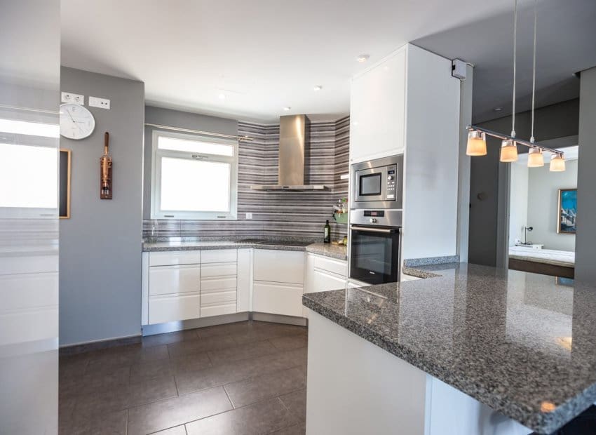 4 slaapkamer Penthouse te koop in Villamartin met zwembad - € 550.000 (Ref: 9497652)