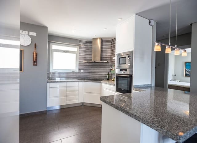 4 sovrum Takvåning till salu i Villamartin, Orihuela med pool - 550 000 € (Ref: 9497652)