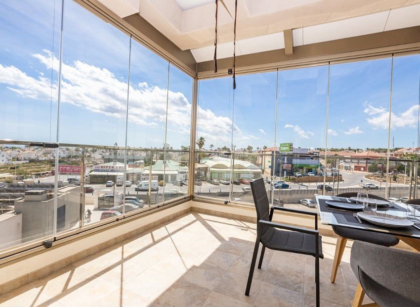 4 slaapkamer Penthouse te koop in Villamartin met zwembad - € 550.000 (Ref: 9497652)