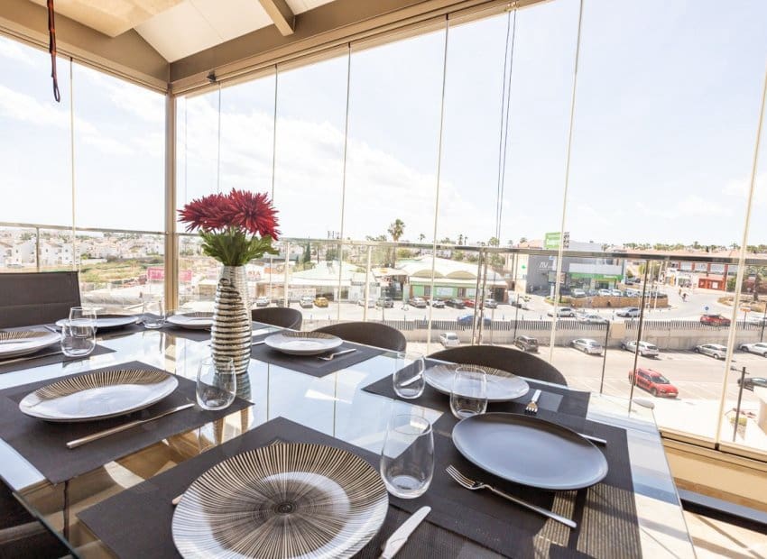 4 slaapkamer Penthouse te koop in Villamartin met zwembad - € 550.000 (Ref: 9497652)