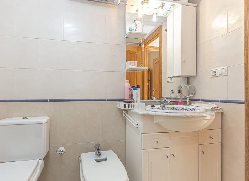 Ático de 3 habitaciones en Torrevieja en venta con piscina - 259.900 € (Ref: 9497653)