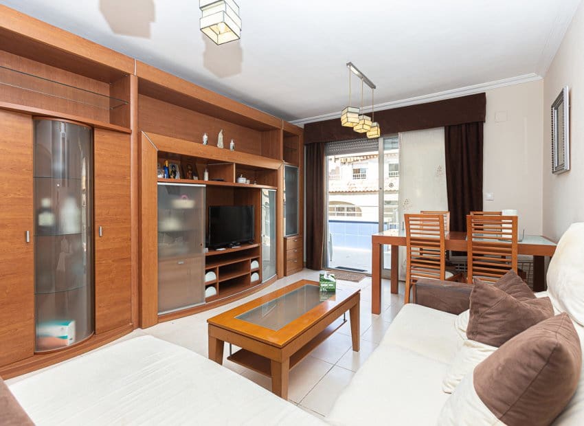 Ático de 3 habitaciones en Torrevieja en venta con piscina - 259.900 € (Ref: 9497653)