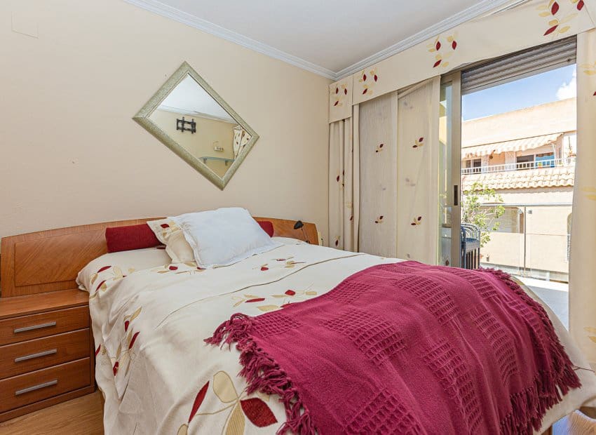 Ático de 3 habitaciones en Torrevieja en venta con piscina - 259.900 € (Ref: 9497653)