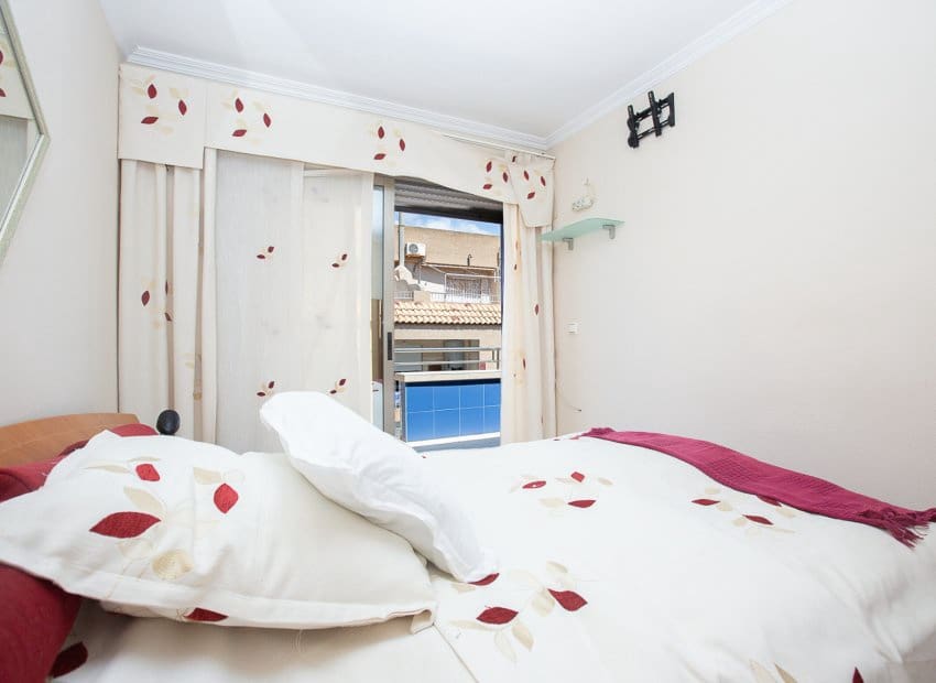 Ático de 3 habitaciones en Torrevieja en venta con piscina - 259.900 € (Ref: 9497653)