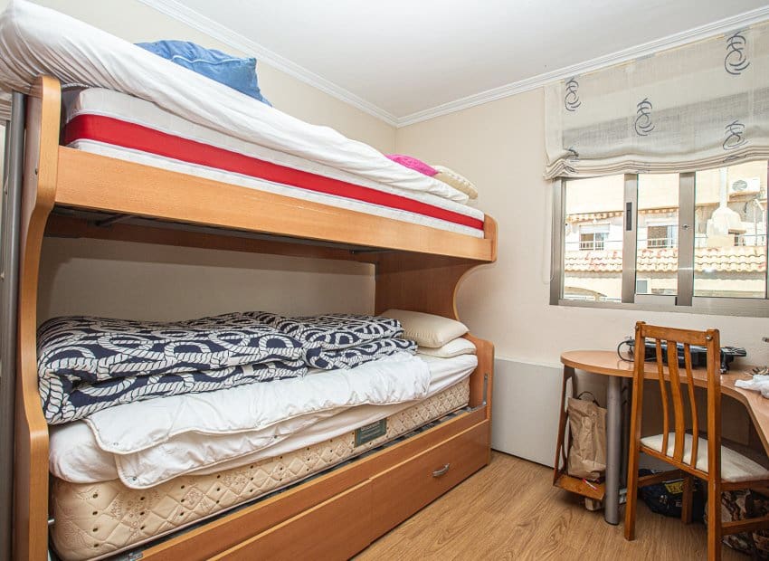 Ático de 3 habitaciones en Torrevieja en venta con piscina - 259.900 € (Ref: 9497653)