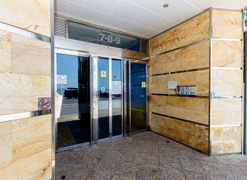 Ático de 3 habitaciones en Torrevieja en venta con piscina - 259.900 € (Ref: 9497653)