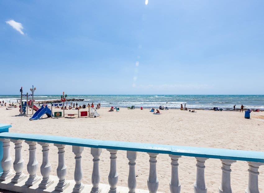 Ático de 3 habitaciones en Torrevieja en venta con piscina - 259.900 € (Ref: 9497653)