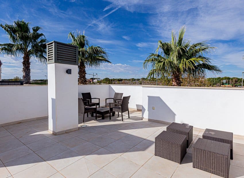 Ático de 2 habitaciones en Pilar de la Horadada en venta con piscina - 209.900 € (Ref: 9497654)