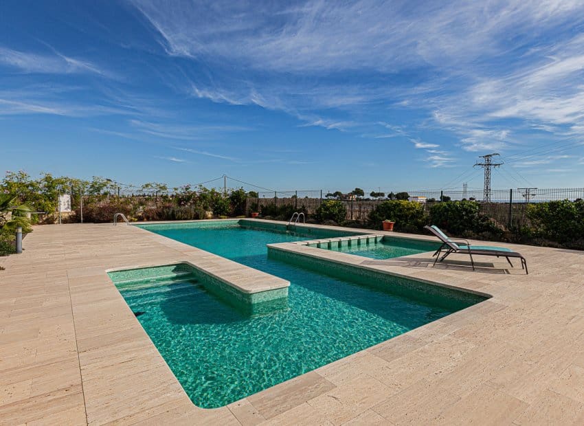 Ático de 2 habitaciones en Pilar de la Horadada en venta con piscina - 209.900 € (Ref: 9497654)