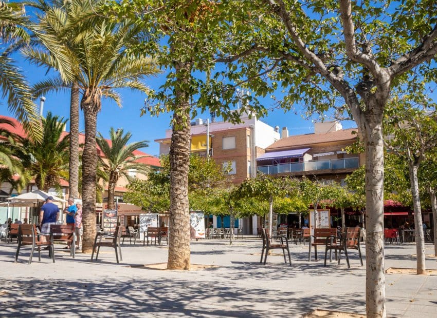 Ático de 2 habitaciones en Pilar de la Horadada en venta con piscina - 209.900 € (Ref: 9497654)