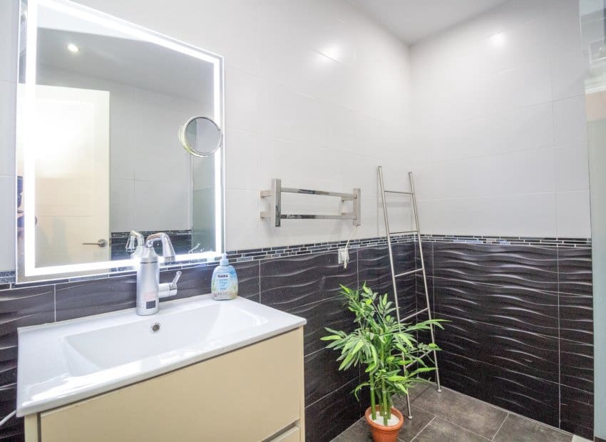 2 makuuhuone Paritalo myytävänä paikassa Villamartin - 299 000 € (Ref: 9497656)