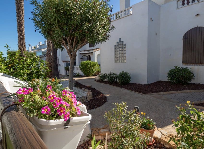 2 makuuhuone Paritalo myytävänä paikassa Villamartin - 299 000 € (Ref: 9497656)