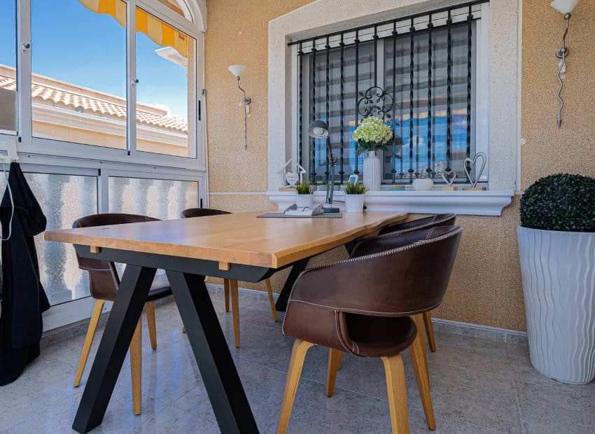 4 bedroom Villa for sale in Villamartin with pool - € 379,000 (Ref: 9497658)