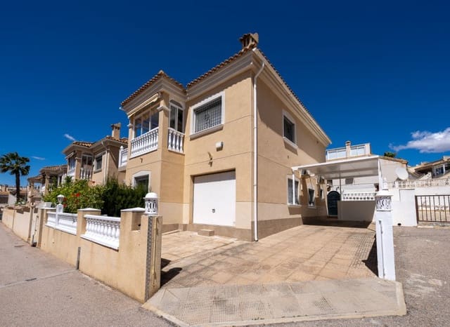 4 bedroom Villa for sale in Villamartin, Orihuela with pool - € 379,000 (Ref: 9497658)