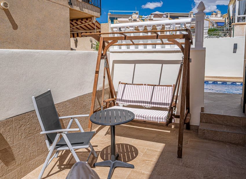 4 bedroom Villa for sale in Villamartin with pool - € 379,000 (Ref: 9497658)