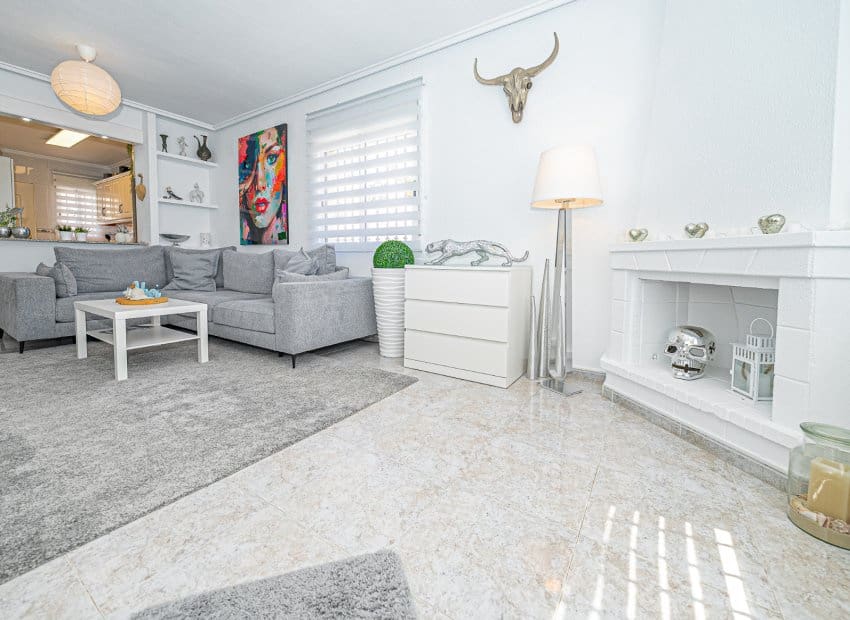 4 bedroom Villa for sale in Villamartin with pool - € 379,000 (Ref: 9497658)