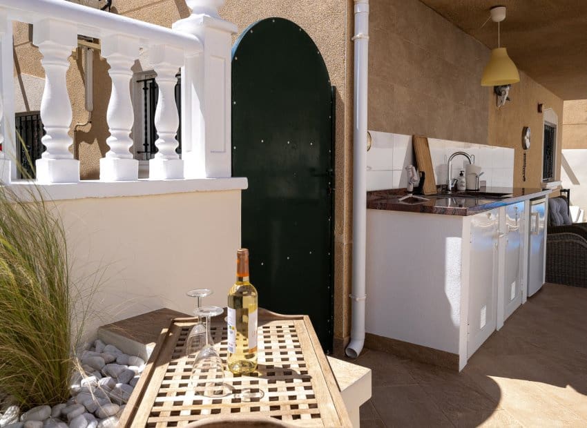 4 bedroom Villa for sale in Villamartin with pool - € 379,000 (Ref: 9497658)