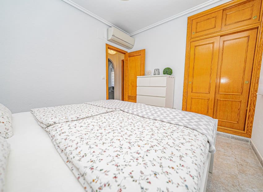 4 bedroom Villa for sale in Villamartin with pool - € 379,000 (Ref: 9497658)