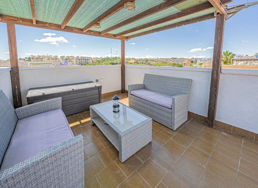 4 bedroom Villa for sale in Villamartin with pool - € 379,000 (Ref: 9497658)