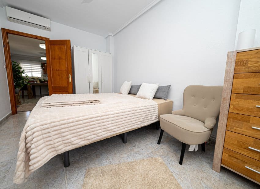 4 bedroom Villa for sale in Villamartin with pool - € 379,000 (Ref: 9497658)