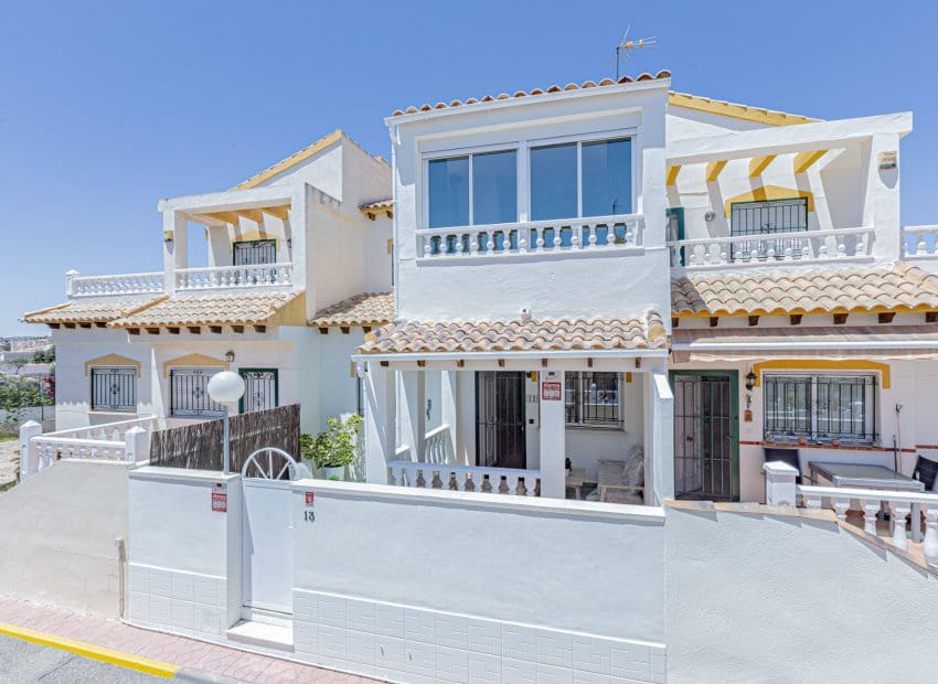 3 bedroom Townhouse for sale in Los Altos with pool - € 288,000 (Ref: 9497659)