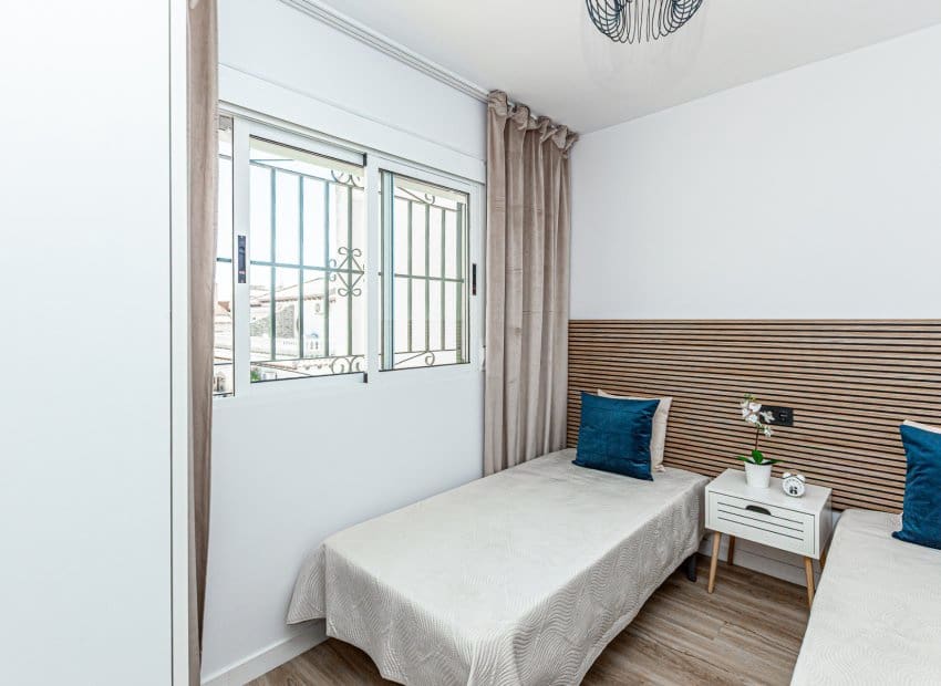 3 bedroom Townhouse for sale in Los Altos with pool - € 288,000 (Ref: 9497659)