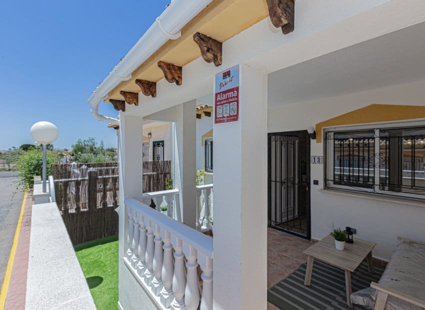 3 bedroom Townhouse for sale in Los Altos with pool - € 288,000 (Ref: 9497659)