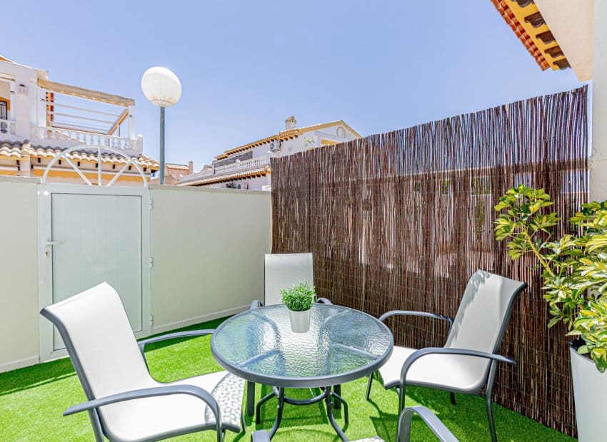 3 bedroom Townhouse for sale in Los Altos with pool - € 288,000 (Ref: 9497659)