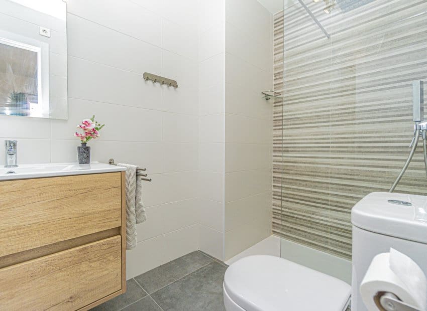 2 bedroom Apartment for sale in Campoamor with pool - € 199,000 (Ref: 9497660)