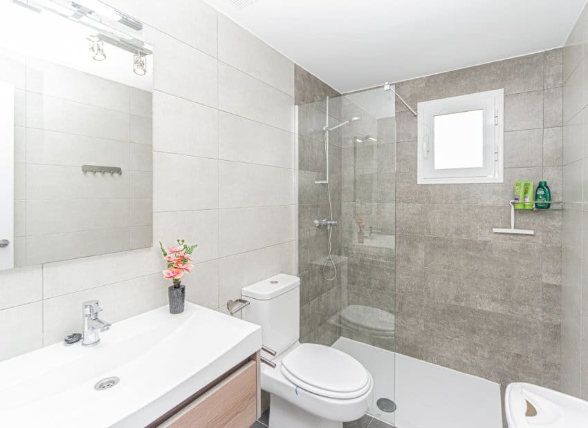 2 bedroom Apartment for sale in Campoamor with pool - € 199,000 (Ref: 9497660)