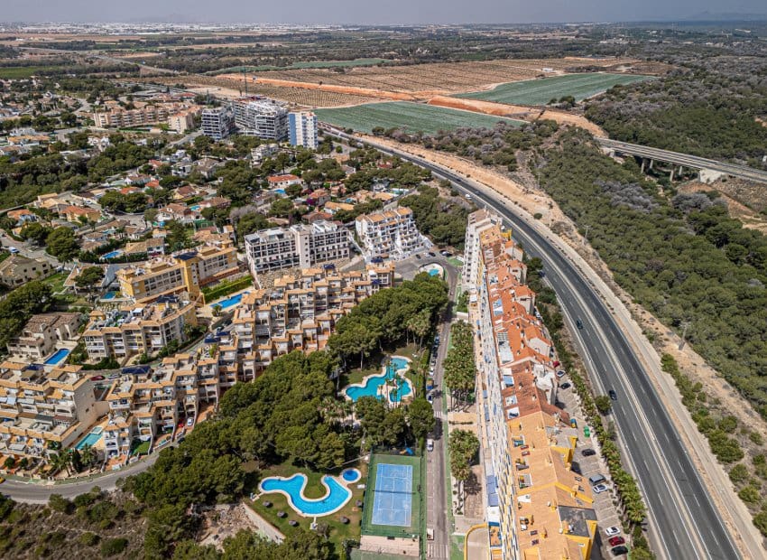 2 bedroom Apartment for sale in Campoamor with pool - € 199,000 (Ref: 9497660)