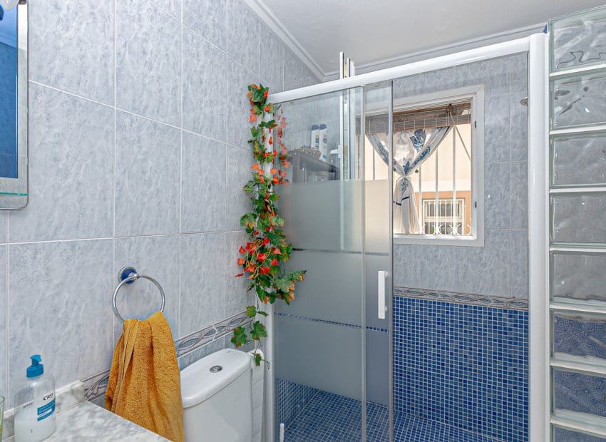 2 bedroom Apartment for sale in Playa Flamenca with pool - € 199,999 (Ref: 9497664)